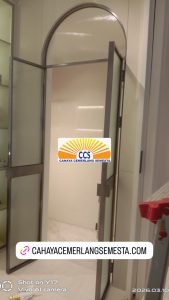 kusen pintu stainless 304 custom dengan coating black chrome di jakarta barat – cahaya cemerlang semesta