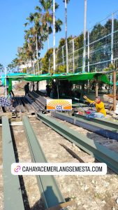 Komponen baja produksi Cahaya Cemerlang Semesta untuk proyek Finns Beach Club, batang profil dan sambungan prefabrikasi.